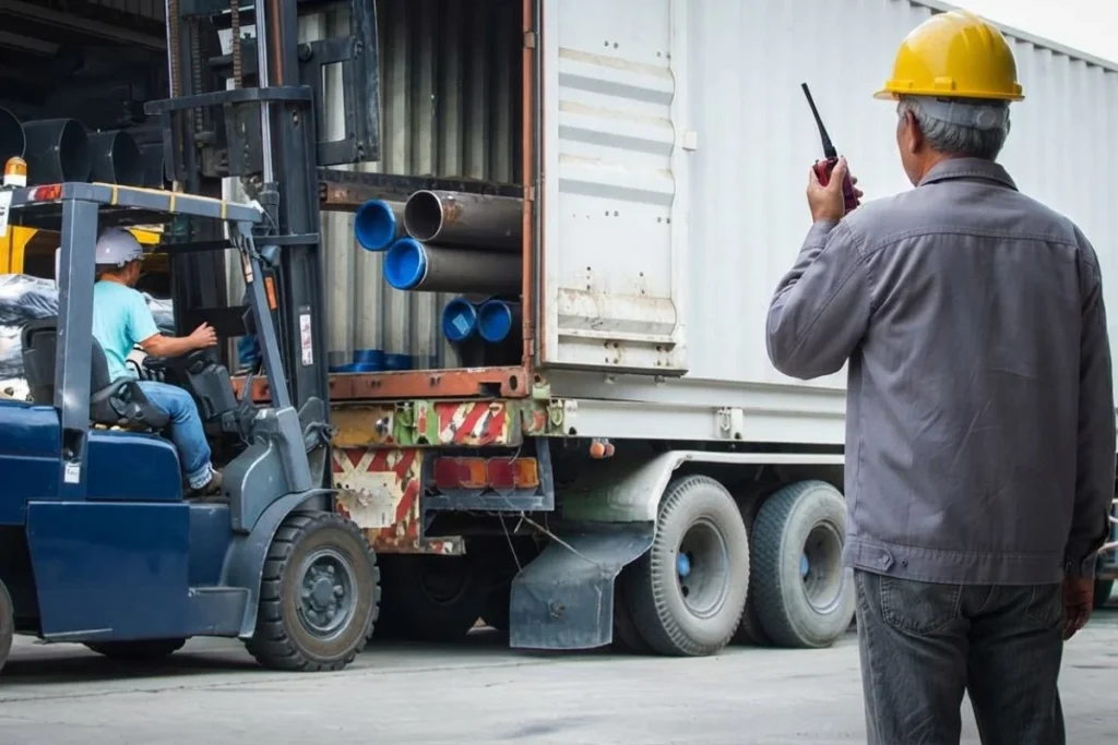 difference between distribution and logistics