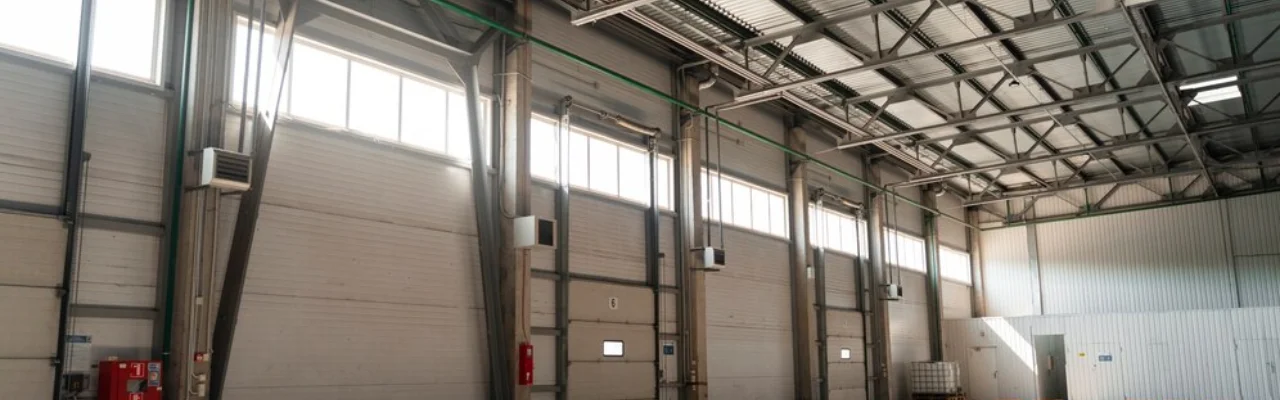 how to choose warehouse locations